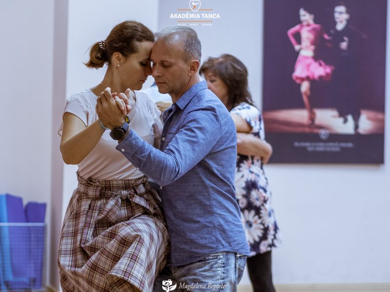 Ak hľadáte tanečný kurz, ktorý je výnimočný, vznešený, intímny a zároveň vášnivý nasmerujte svoj hľadáčik na tango argentino.