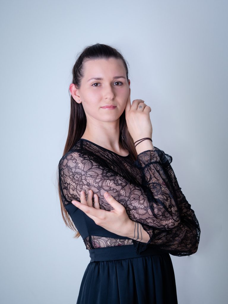 Kristína Tarbaj Košecká - lektor pre contemporary a balet
